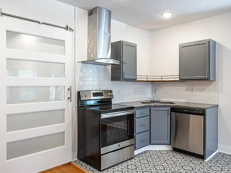 3605 Summit St #5 — Photo 6