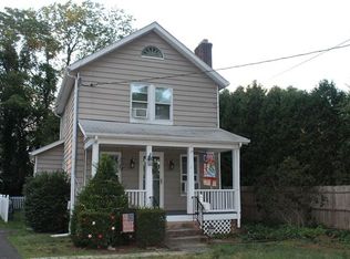 4 Fenner Ln, Nanuet, NY 10954