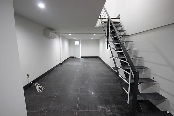 Rented by Nooklyn NYC LLC | media 44