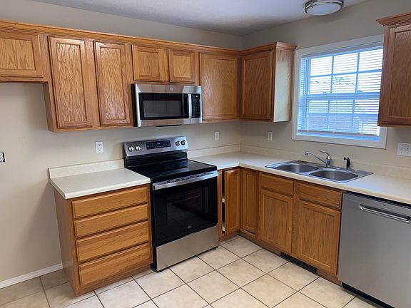 4th image of 141 Jade Court