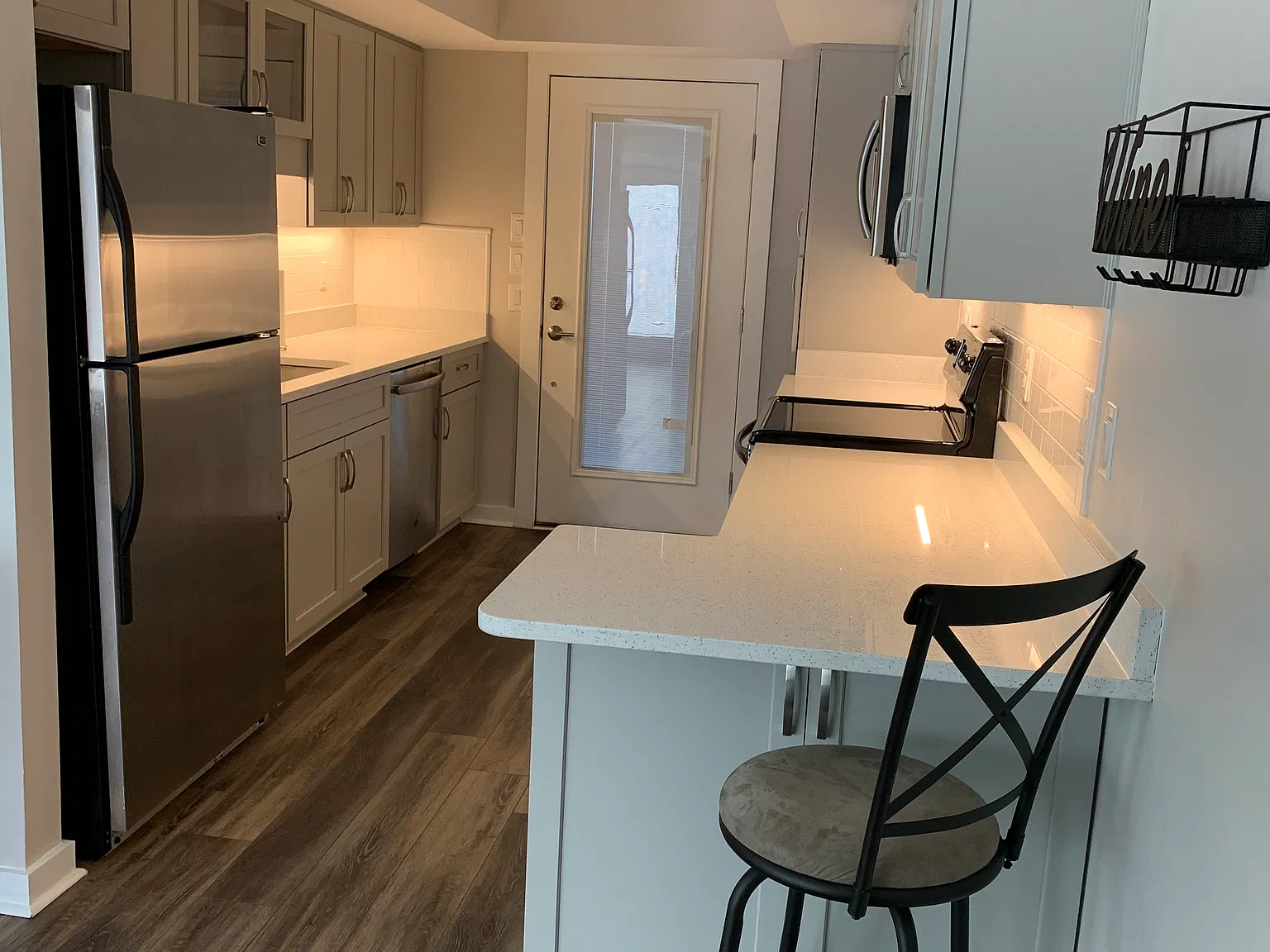 2 bed, 2.5 bath, 1141 sqft, $1,900 — Photo 4