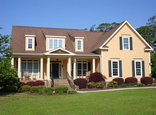 147 Camp Morehead Dr, Morehead City, NC 28557