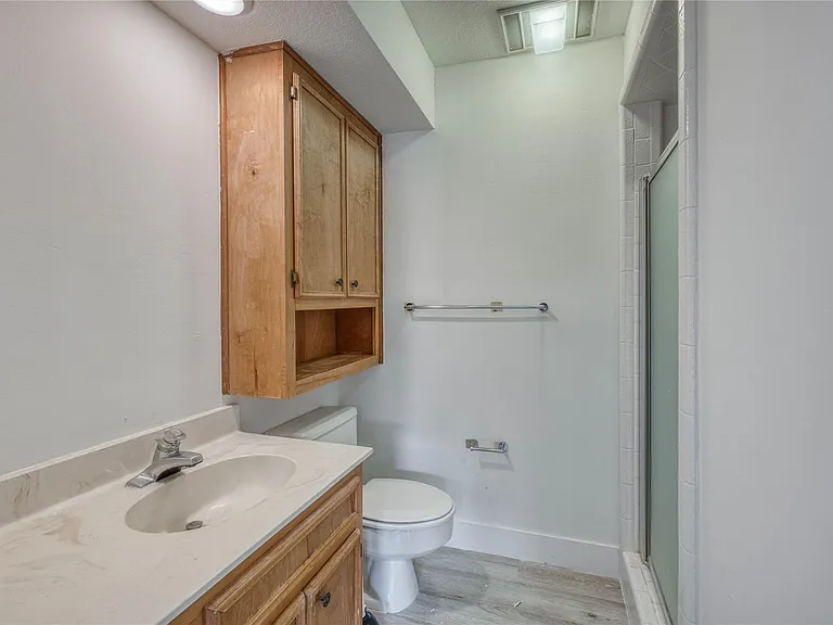 901 Cheyenne #C — Photo 12