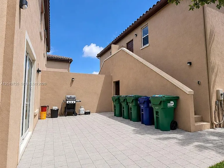 17001 SW 96th St — Photo 3