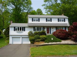 294 Candlewyck Dr, Newington, CT 06111