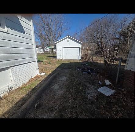 3rd image of 1390 N Huron St