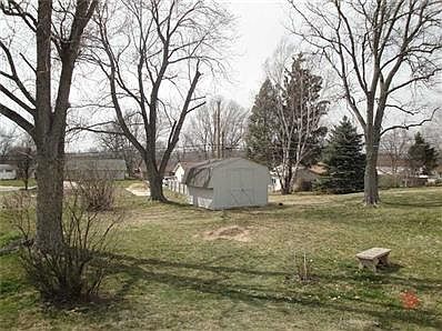 3rd image of 122 David Dr