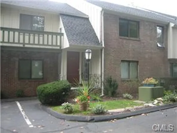 40 Hills Ln, Norwalk, CT 06851