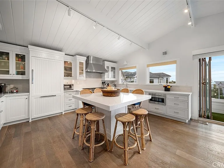 45 Emerald Bay — Photo 17