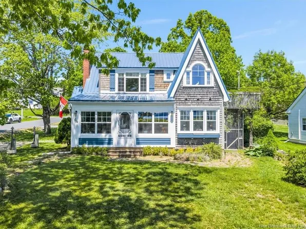 64 Joes Point Rd, Saint Andrews, NB E5B 2J8