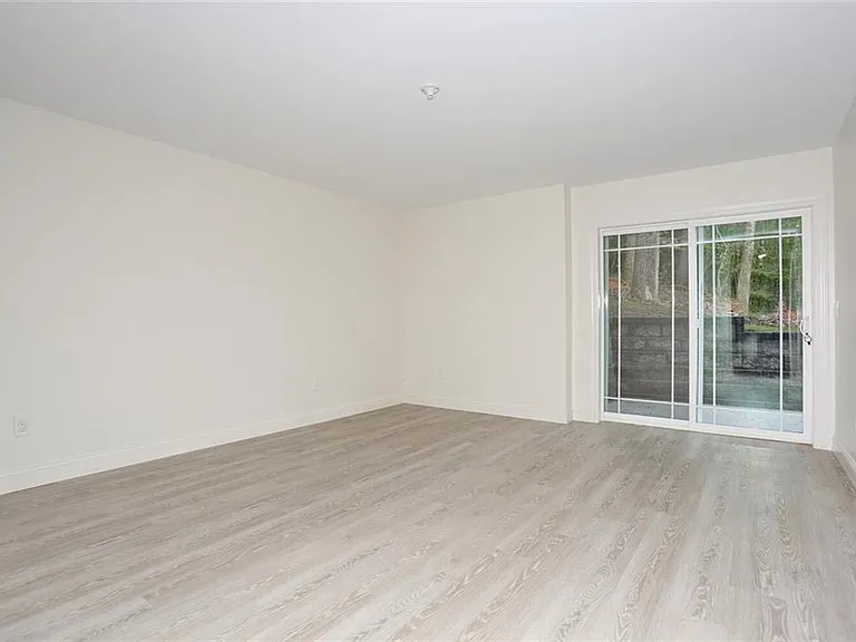 1097 W Route 1 #211-1 — Photo 11