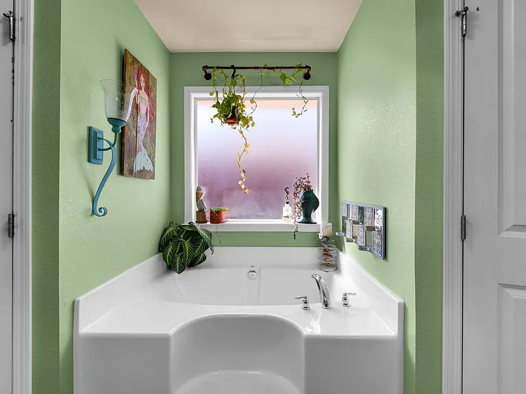 6165 Winchester Cir — Photo 19