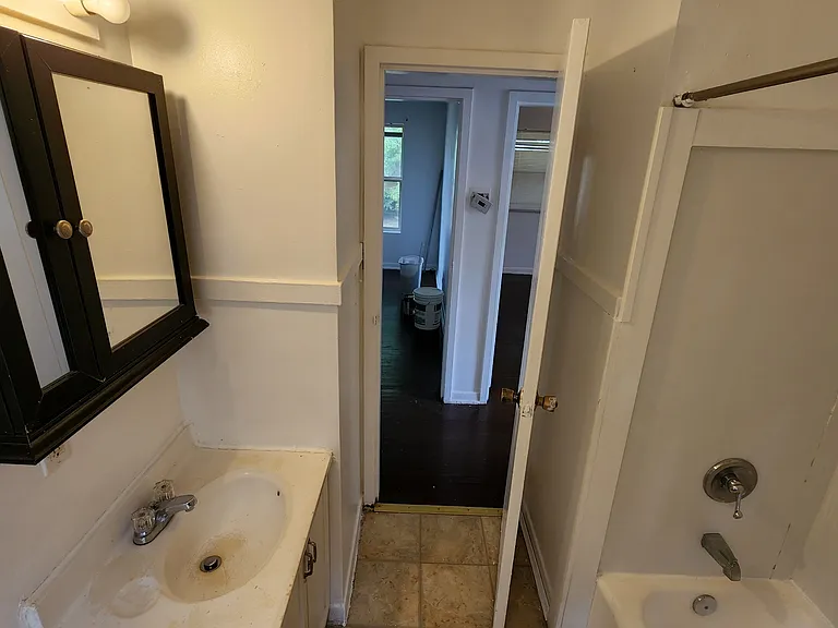 642 Pickus Ct — Photo 7