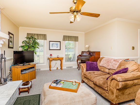 3rd image of 6392 Mallard Way