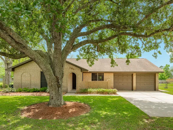 131 Singleton St, Freeport, TX 77541
