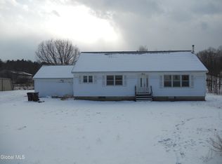 90 Tomhannock Road, Valley Falls, NY 12185