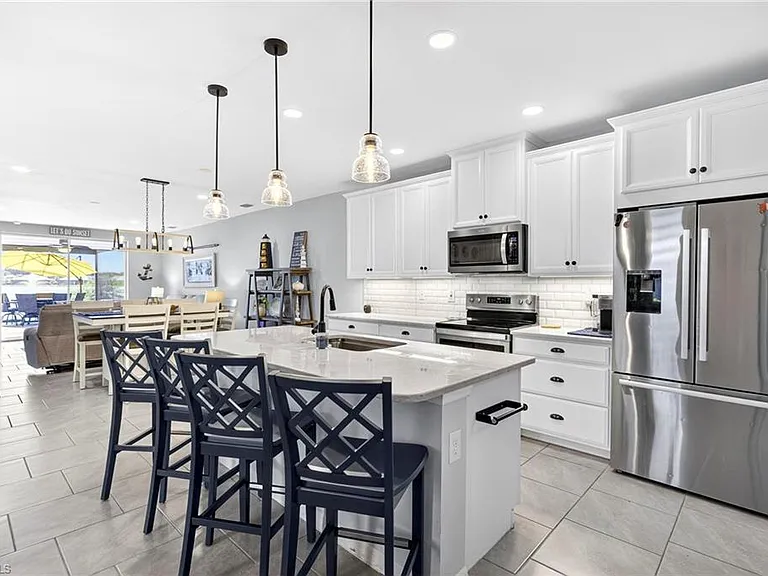 14582 Edgewater Cir — Photo 5