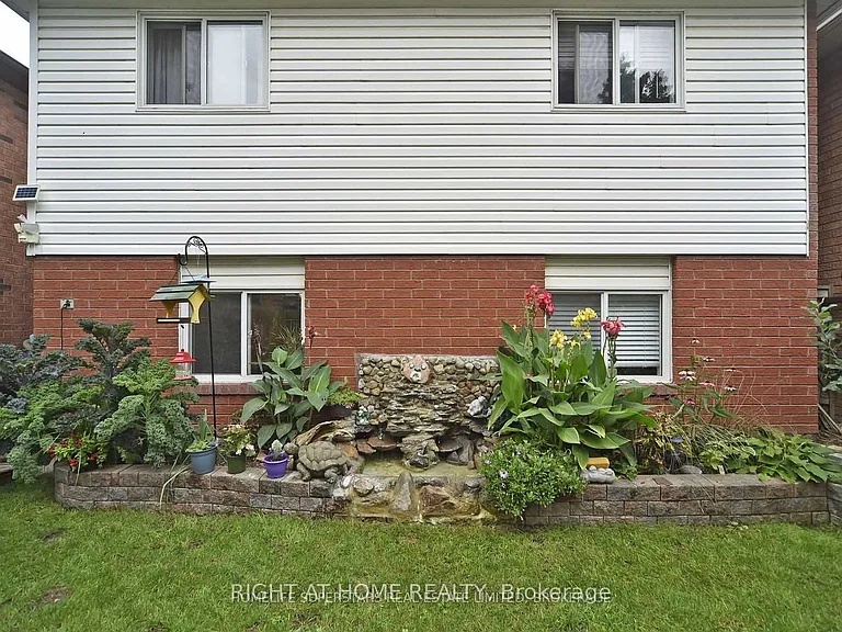 1434 Largo Cres — Photo 34