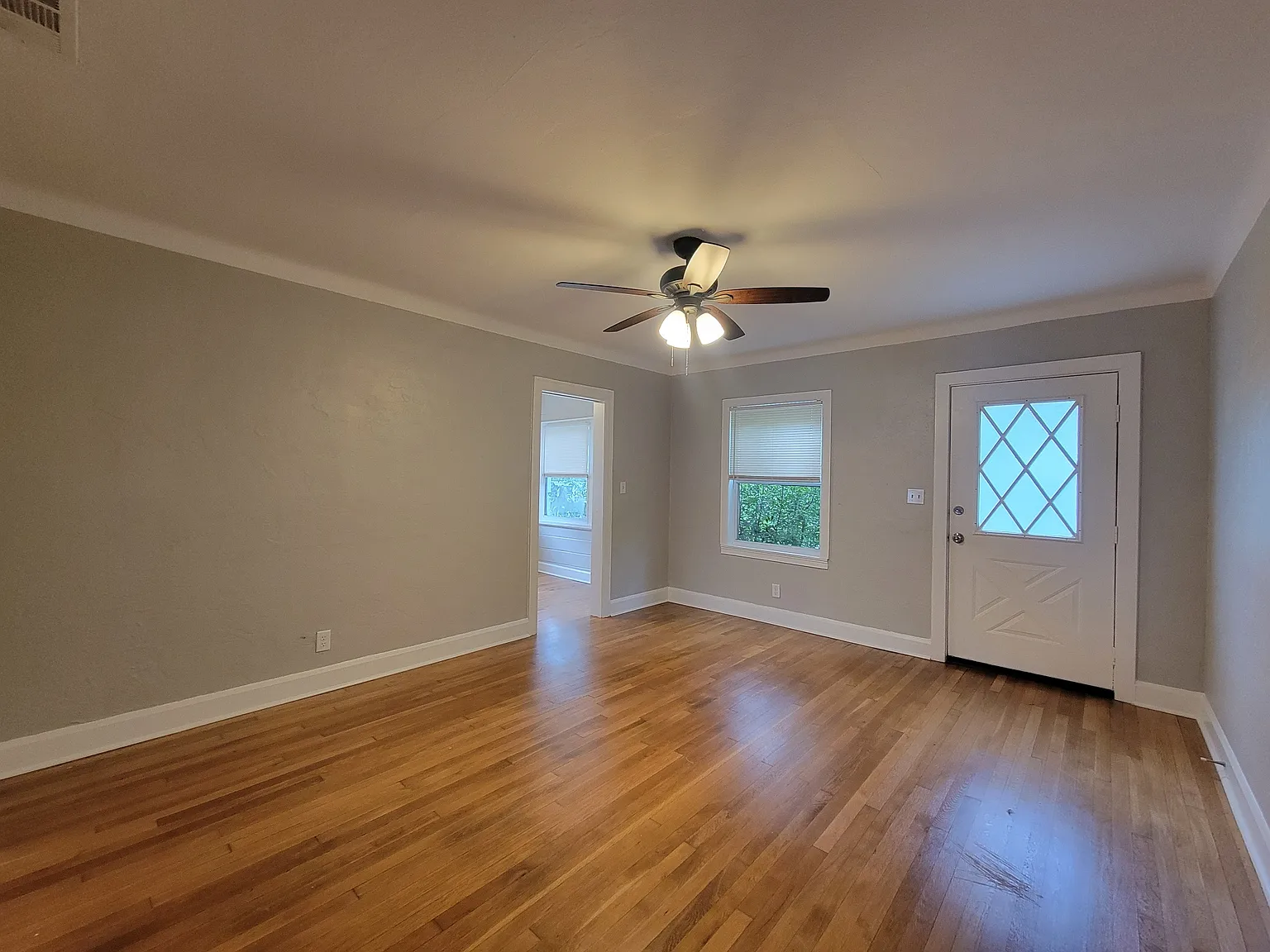 2 bed, 1100 sqft, $2,895 — Photo 2