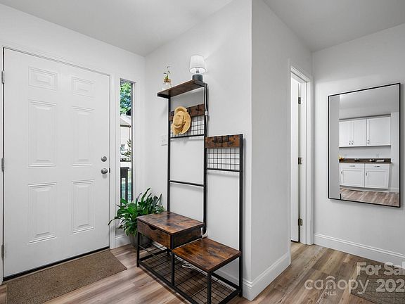 3rd image of 4340 N Center St Unit 102