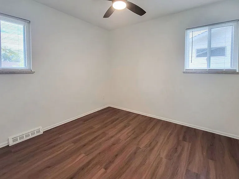 1421 Kendall Dr — Photo 7