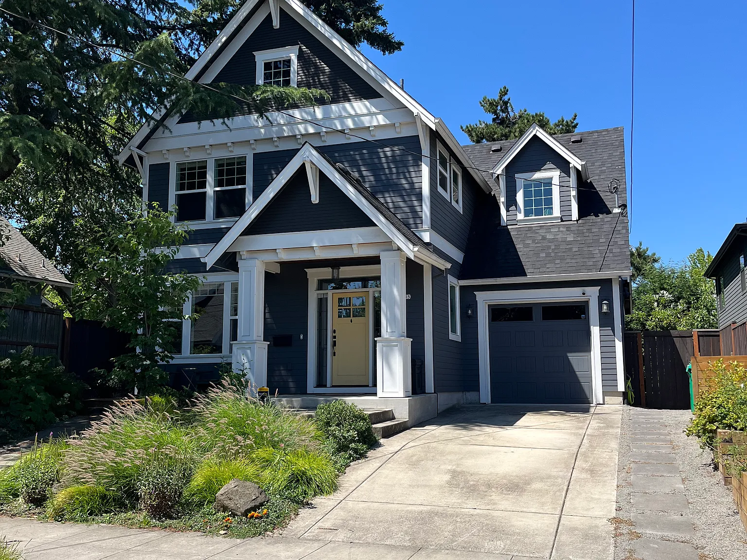 4 bed, 2333 sqft, $4,750 — Photo 2