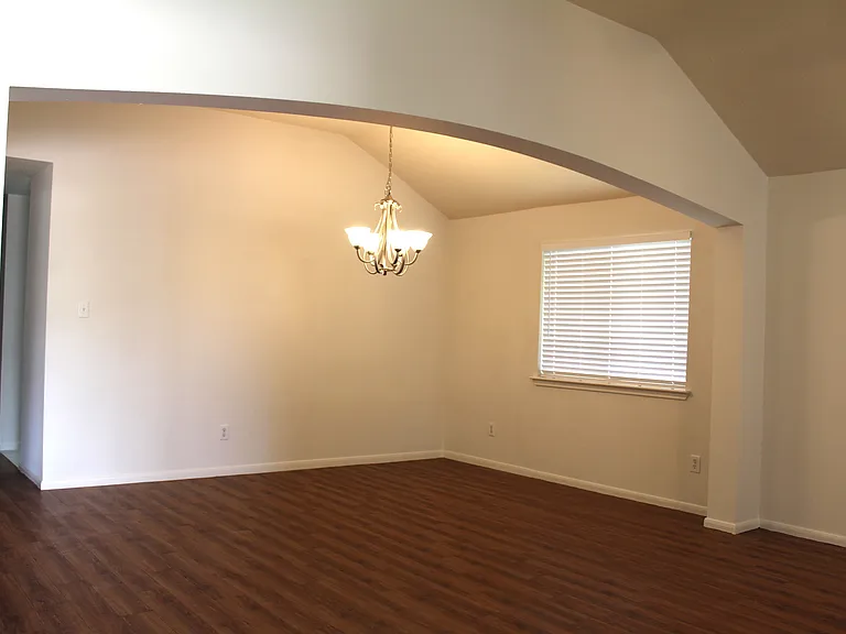 16014 Clayton Green Dr — Photo 2