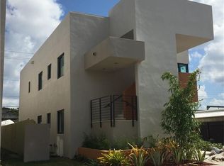 927 E 24th St, Hialeah, FL 33013