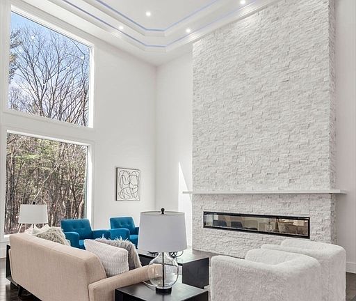 5th image of 51 Plympton Rd