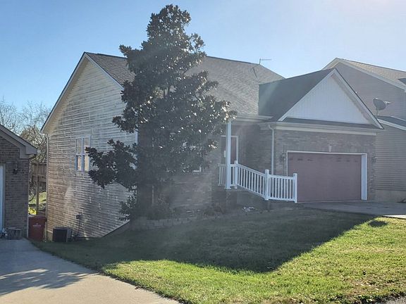 3rd image of 368 Village Dr