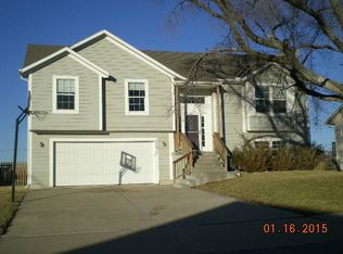 22071 Elm St, Spring Hill, KS 66083