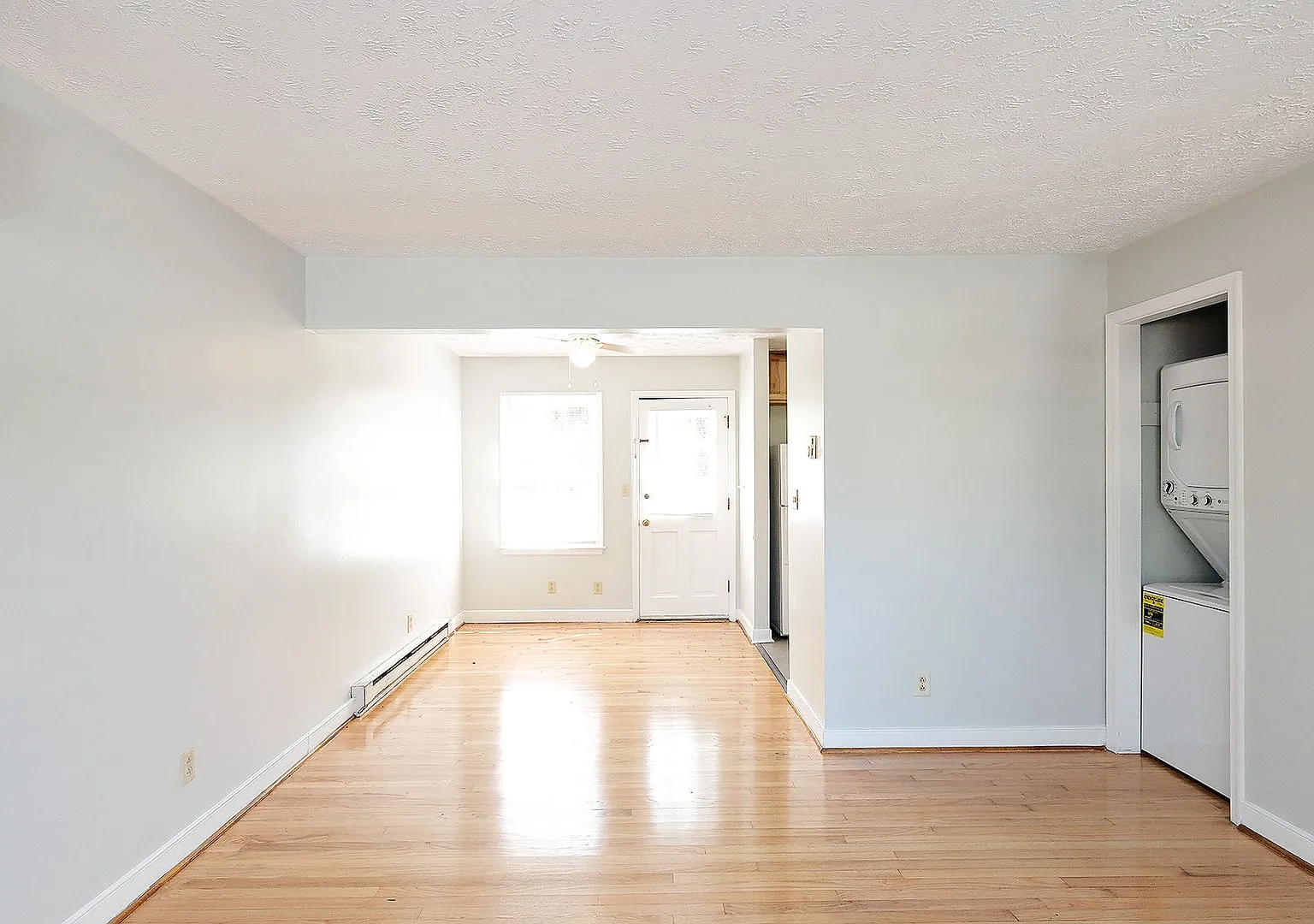 Move-in Ready + Dog-Friendly Duplex Near Parks and Downtown — Photo 2
