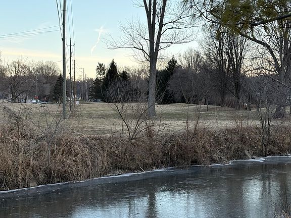 3rd image of 8341 Bluff Rd