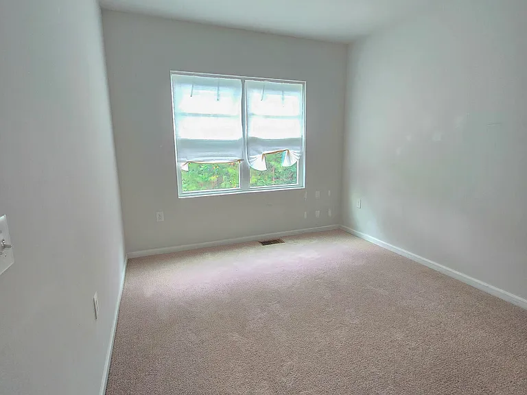 6137 Beale Loop — Photo 31