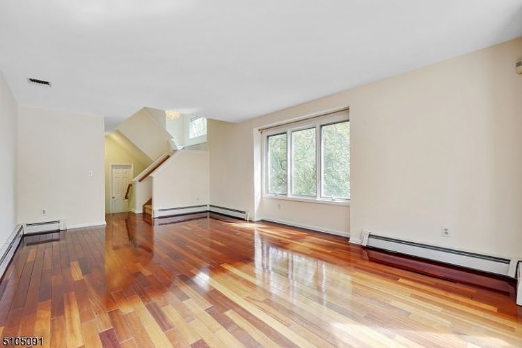 1st image of 208 Clarken Dr