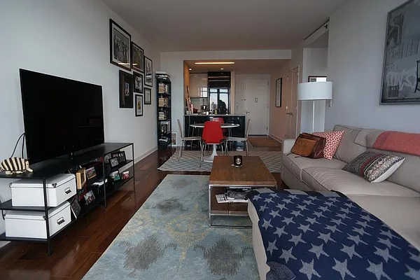 Rented by Corcoran | media 24