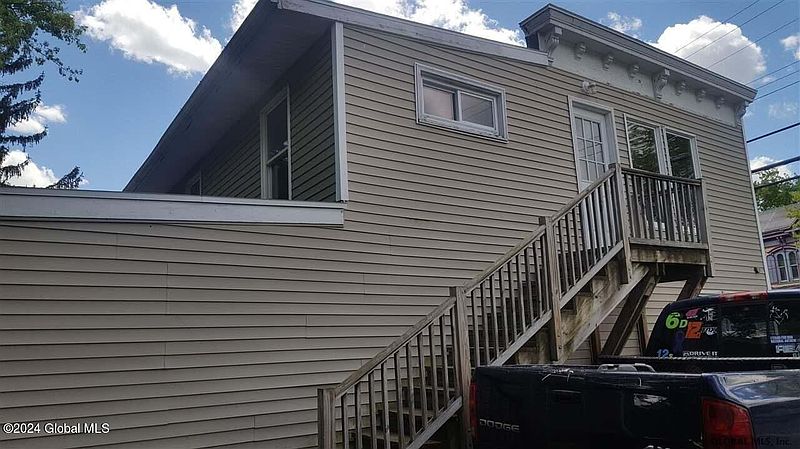2nd image of 11 Chatham Street