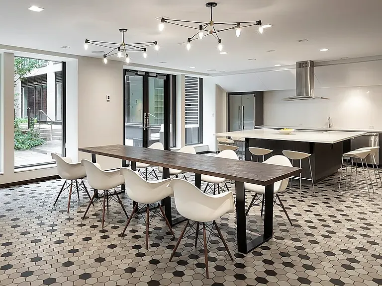 535 W 43rd St S #15CC — Photo 17