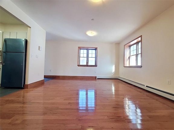 4th image of 2155 Kimball St #2R