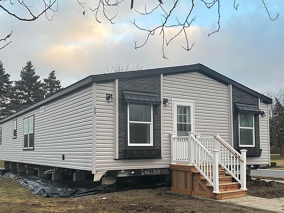 Exterior Image-1-Adventure 35 Northtowne Meadows