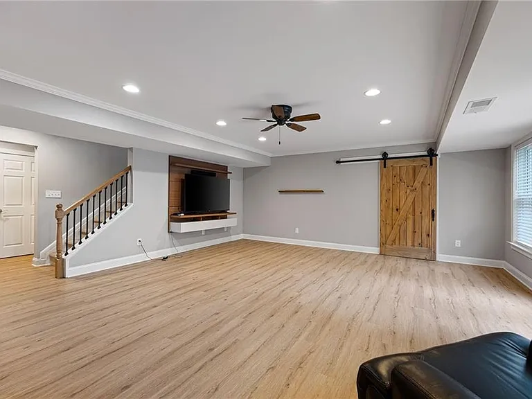 227 Oakwind Point — Photo 33