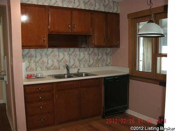 4th image of 3025 Betty Ln