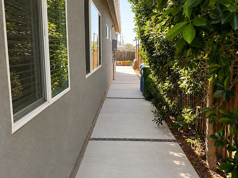 11000 Penrose St — Photo 10