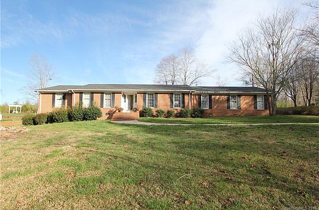 1st image of 142 Lennox Dr