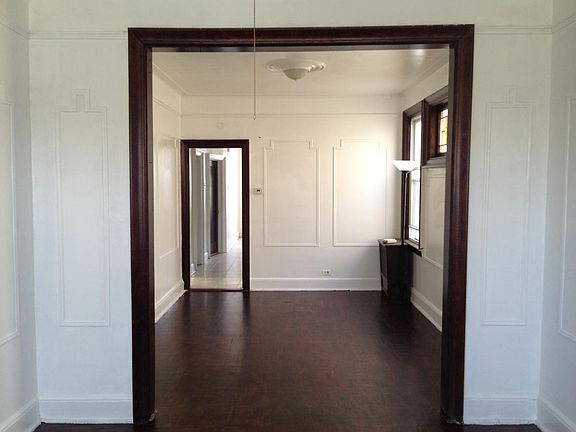 5th image of 210 Mallory Ave