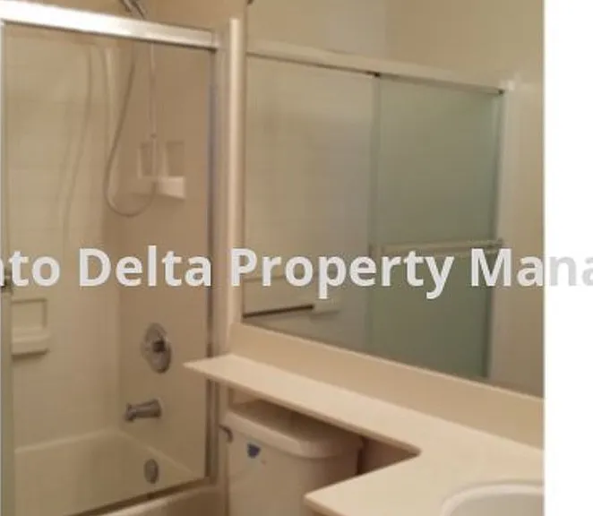 433 Coventry Ct — Photo 16