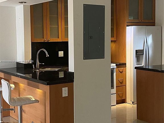 4th image of 1270 NE 119th St APT 2A