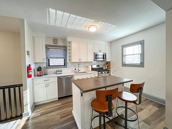 3rd image of 7 Laird Pl Floor 2