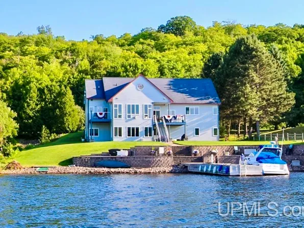 19050 Canal Rd, Houghton, MI 49931