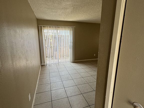 4th image of 2209 Jennifer Dr APT 3